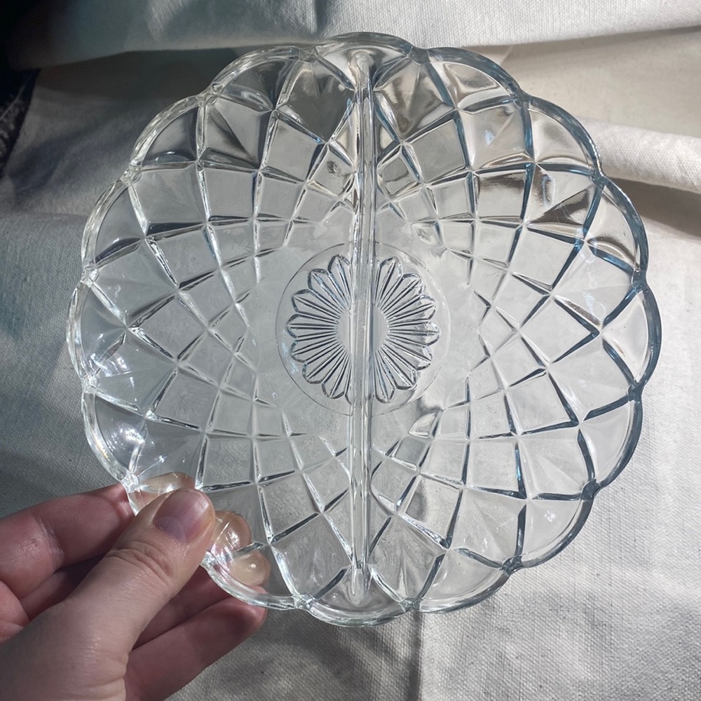 Atlas crystal nut tray